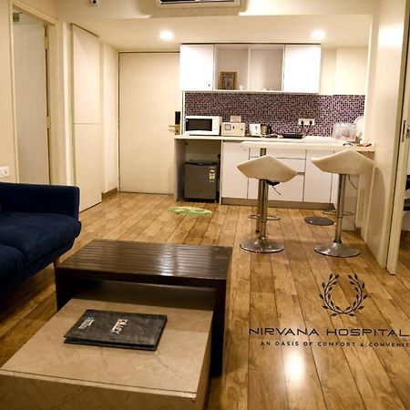 סוראט Rajhans Belliza Luxurious Studio Apartment מראה חיצוני תמונה