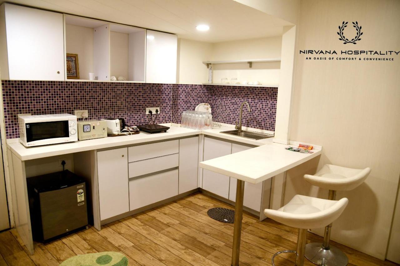 סוראט Rajhans Belliza Luxurious Studio Apartment מראה חיצוני תמונה