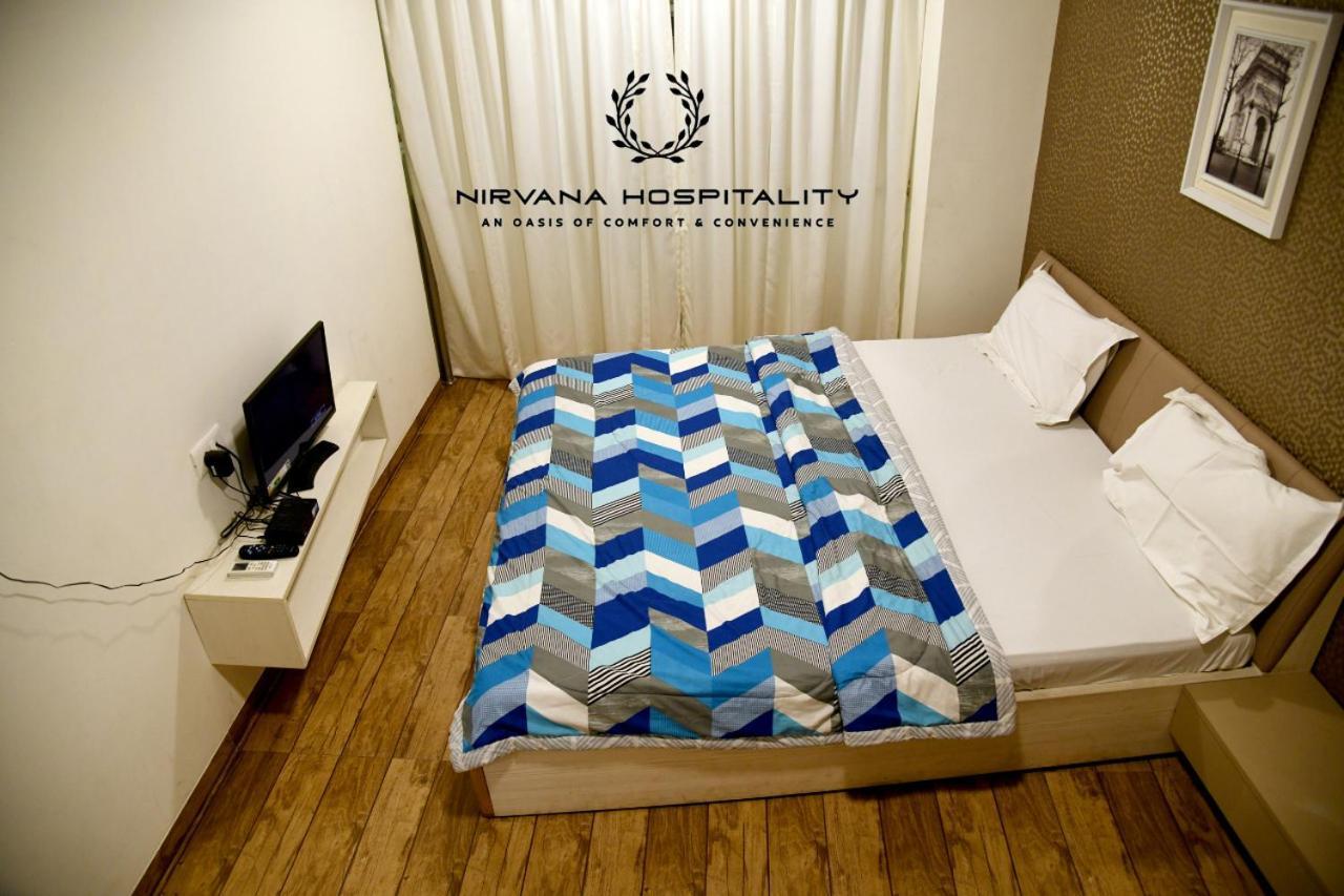 סוראט Rajhans Belliza Luxurious Studio Apartment מראה חיצוני תמונה