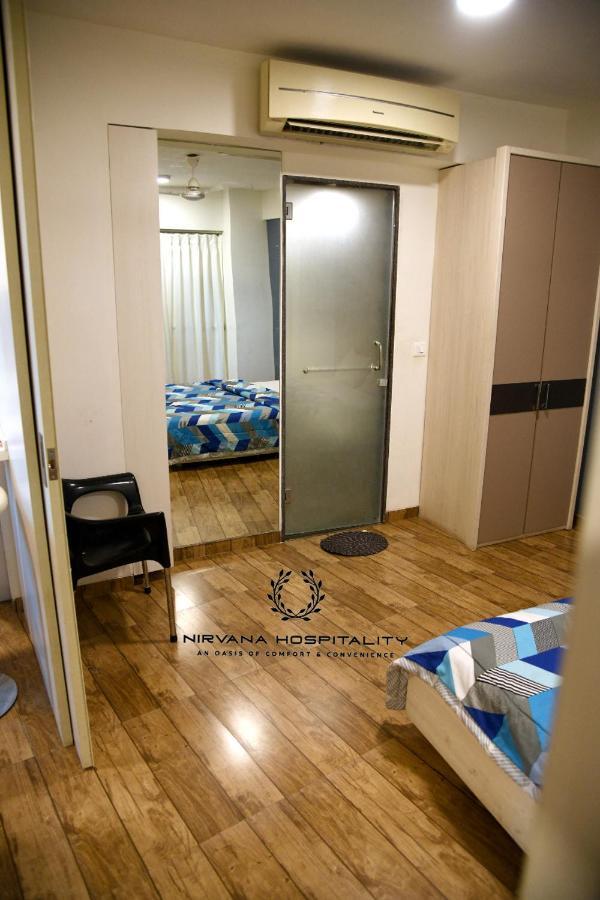 סוראט Rajhans Belliza Luxurious Studio Apartment מראה חיצוני תמונה