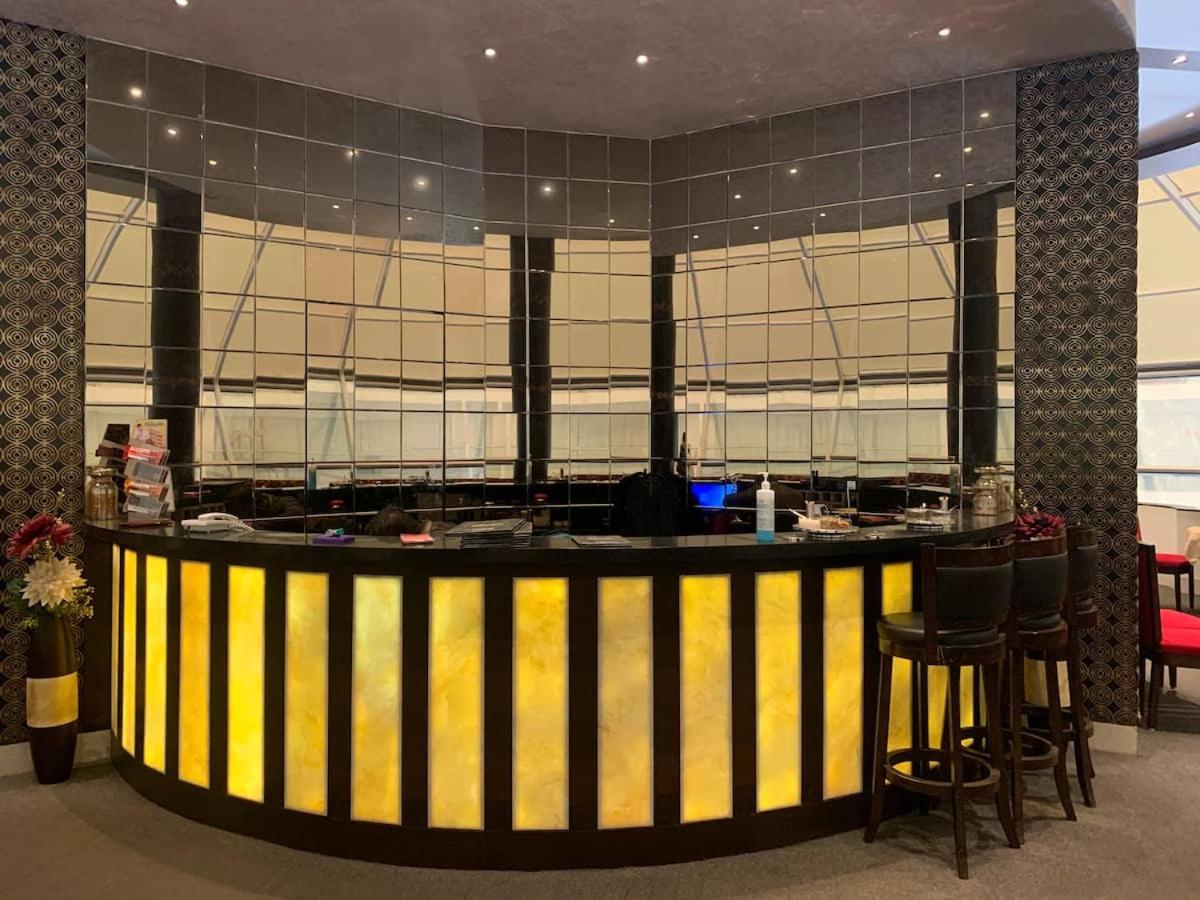 סוראט Rajhans Belliza Luxurious Studio Apartment מראה חיצוני תמונה
